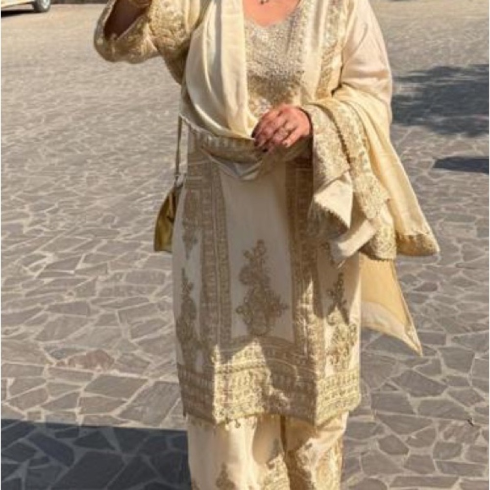 Women’s Indian Embroidered Embellished Suit - Picture 9 of 13